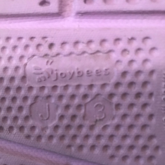 โ๏ธGirls Pink Joy Bees Shoes ๐ - Picture 10 of 11